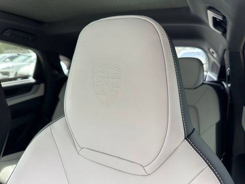 Used 2026 Porsche Cayenne S AWD/4WD image 23