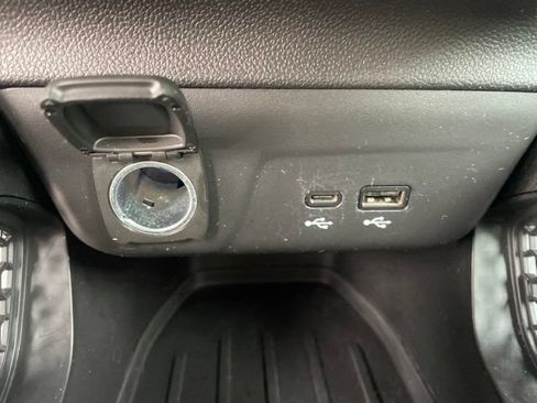 Used 2024 Chevrolet TrailBlazer LT w/ LT Cold Weather Package AWD/4WD image 21
