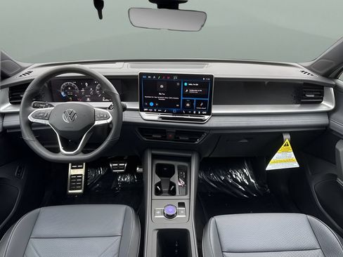 New 2026 Volkswagen Tiguan SE R-Line AWD/4WD image 23