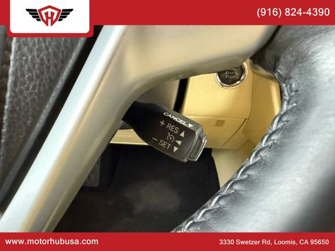 Used 2015 Toyota Highlander XLE image 26