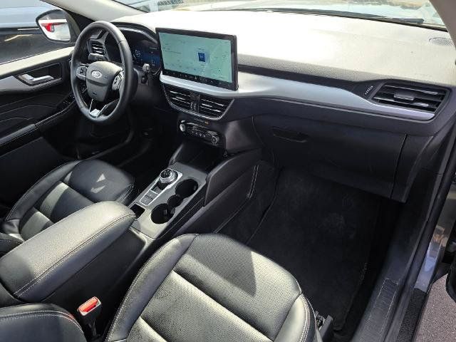Certified 2025 Ford Escape Platinum AWD/4WD image 16