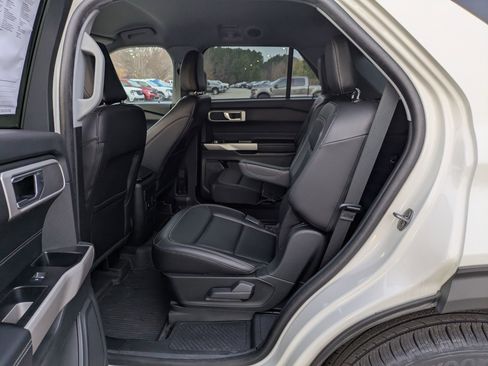 Certified 2022 Ford Explorer XLT w/ Equipment Group 202A image 29