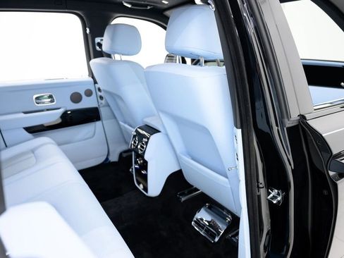 Used 2025 Rolls-Royce Cullinan AWD/4WD image 44