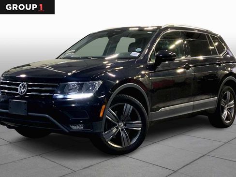 Used 2020 Volkswagen Tiguan SEL image 1