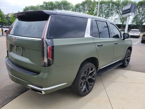 Used 2023 Cadillac Escalade Premium Luxury AWD/4WD image 12