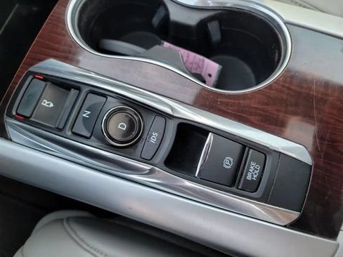 Used 2017 Acura TLX w/ Technology Package FWD image 28