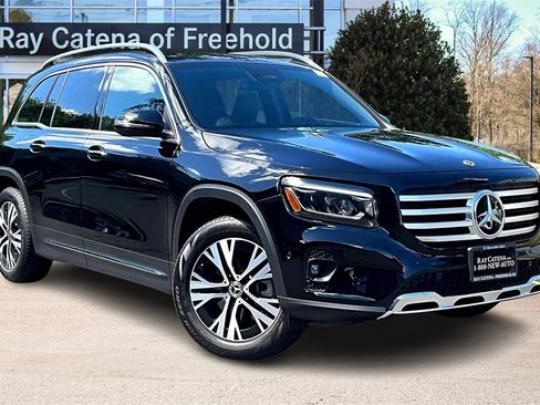 Used 2025 Mercedes-Benz GLB 250 4MATIC image 11