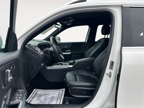 Used 2021 Mercedes-Benz GLB 250 4MATIC image 9