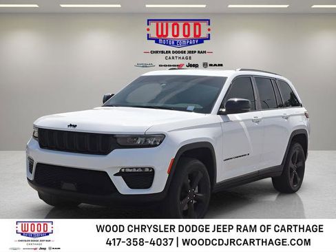Used 2024 Jeep Grand Cherokee Limited w/ Black Appearance Package AWD/4WD image 8