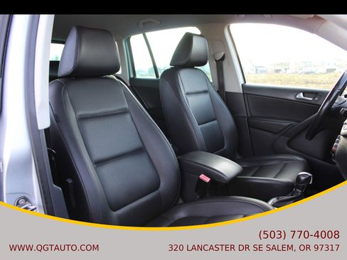 Used 2013 Volkswagen Tiguan SE image 18