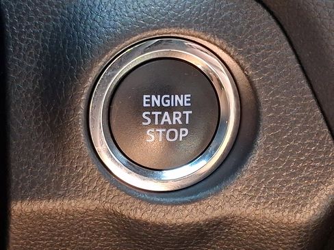 Used 2021 Toyota RAV4 XLE w/ Convenience Package AWD/4WD image 23