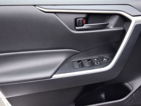 Used 2024 Toyota RAV4 LE image 23