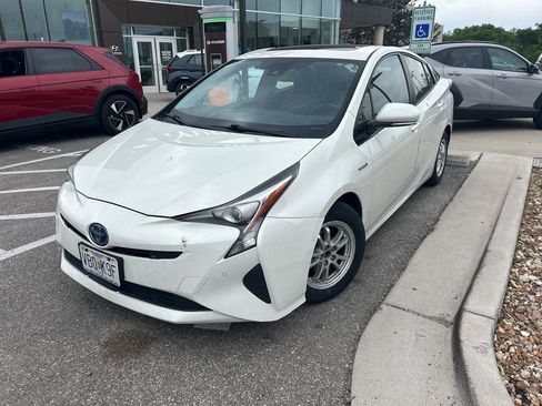 Used 2016 Toyota Prius Four w/ Advanced Technology Package FWD image 1