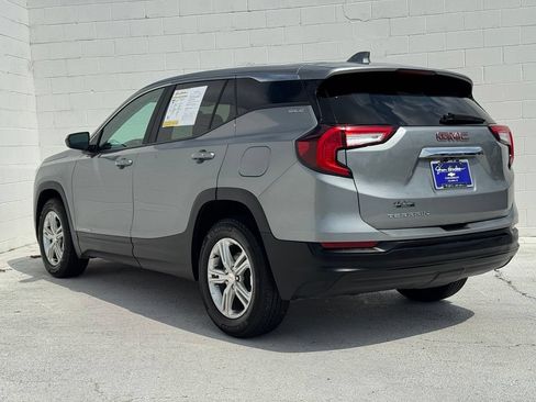 Used 2024 GMC Terrain SLE FWD image 10