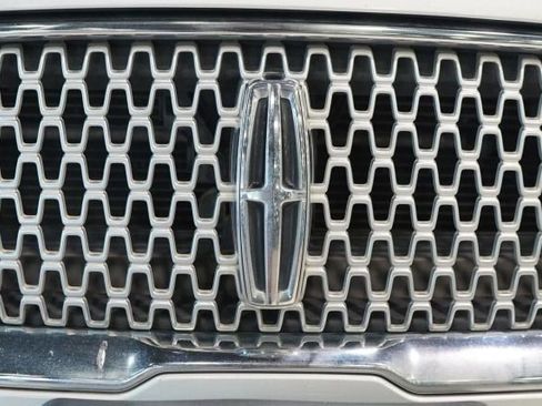 Used 2017 Lincoln MKZ Select w/ Climate Package FWD image 4