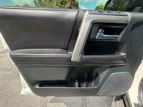 Used 2016 Toyota 4Runner SR5 RWD image 18