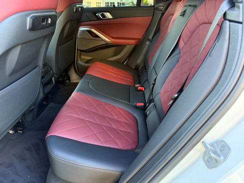 Used 2025 BMW X6 xDrive40i w/ Executive Package image 34