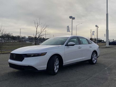 New 2025 Honda Accord LX image 7