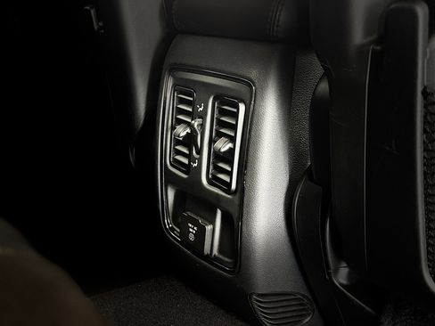 Used 2020 Jeep Grand Cherokee Altitude AWD/4WD image 27