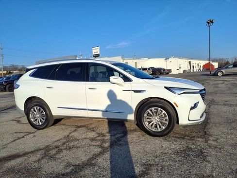 Used 2024 Buick Enclave Premium image 8