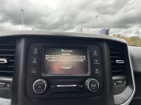 Used 2022 RAM 1500 Big Horn AWD/4WD image 17