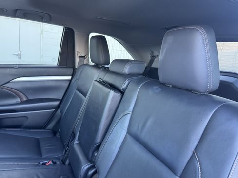 Used 2014 Toyota Highlander XLE image 15