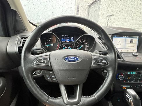 Used 2019 Ford Escape SE FWD image 18