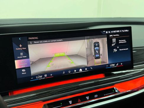 Used 2023 BMW 740i w/ Parking Assistance Package RWD image 76