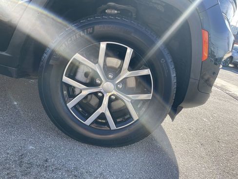 Certified 2024 Jeep Grand Cherokee Limited image 8