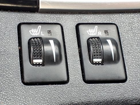 Used 2015 Toyota Highlander XLE image 11