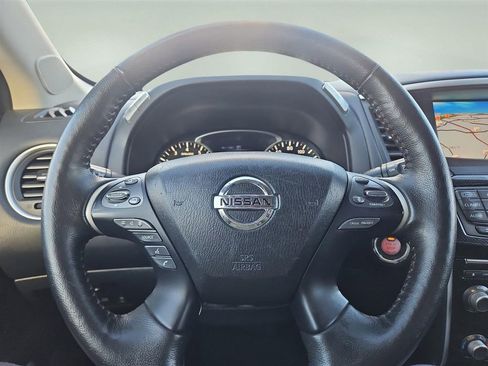 Used 2020 Nissan Pathfinder SL image 24