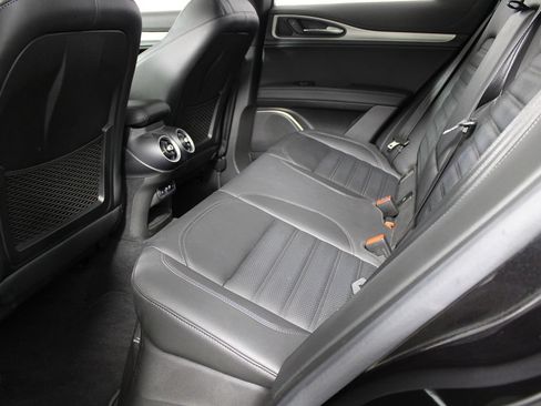 Used 2023 Alfa Romeo Stelvio Veloce AWD/4WD image 34