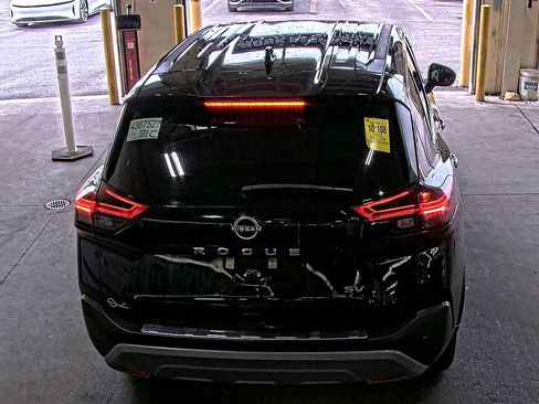 Used 2022 Nissan Rogue SV FWD image 7