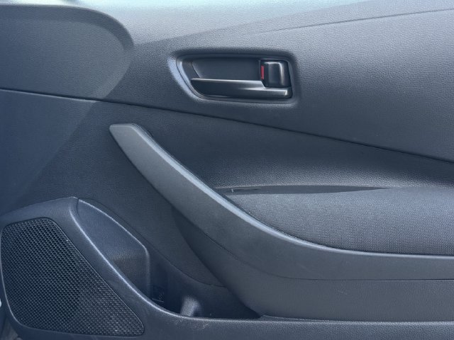 Used 2025 Toyota Corolla LE FWD image 27