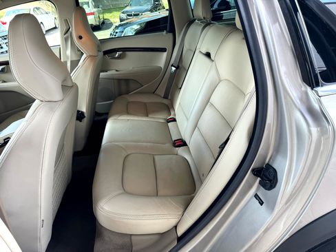 Used 2013 Volvo XC70 3.2 image 14
