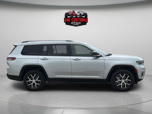 Used 2023 Jeep Grand Cherokee L Limited AWD/4WD image 8