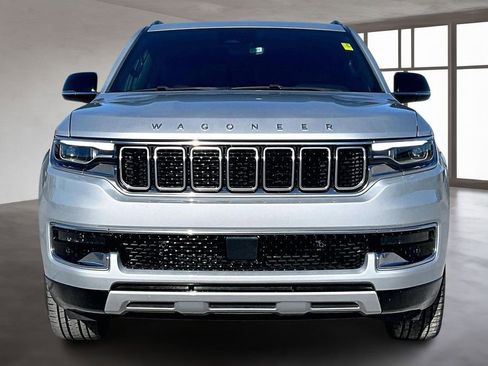 Used 2024 Jeep Wagoneer L Series II image 2