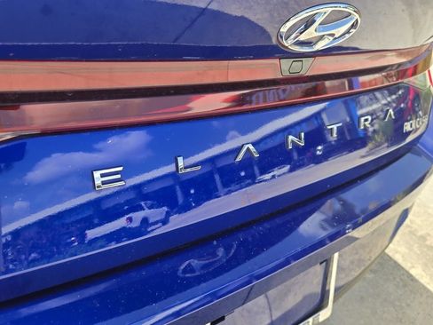 Used 2023 Hyundai Elantra SEL FWD image 13