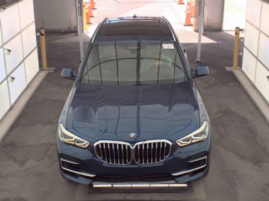 Used 2022 BMW X5 xDrive40i AWD/4WD image 2