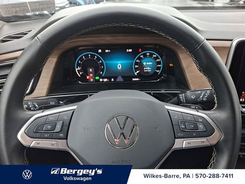 Certified 2025 Volkswagen Atlas SE AWD/4WD image 22