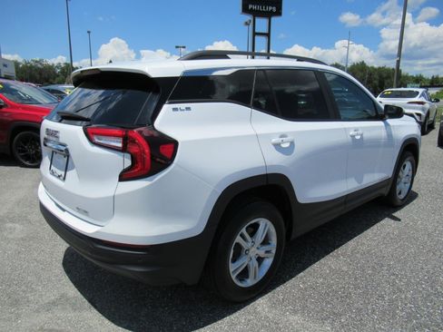 Used 2024 GMC Terrain SLE w/ Driver Convenience Package AWD/4WD image 7