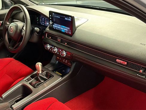 Used 2024 Honda Civic Type R image 10