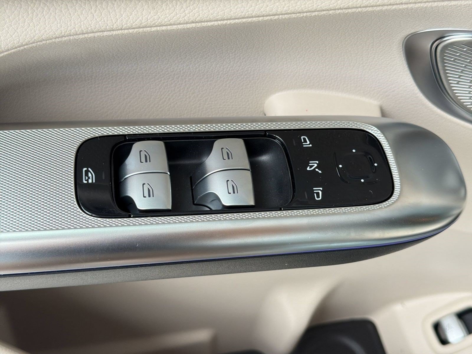 Used 2026 Mercedes-Benz GLC 300 4MATIC image 19