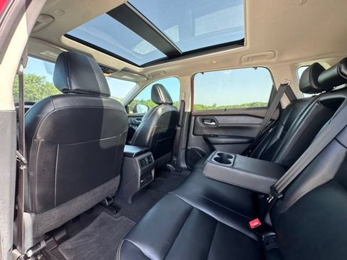 Used 2023 Nissan Rogue SL w/ SL Premium Package FWD image 11