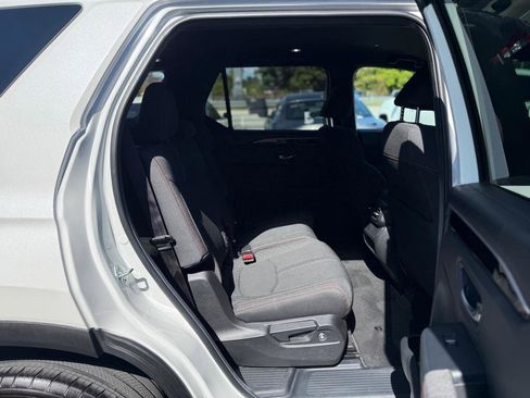 Used 2025 Honda Pilot Sport image 34