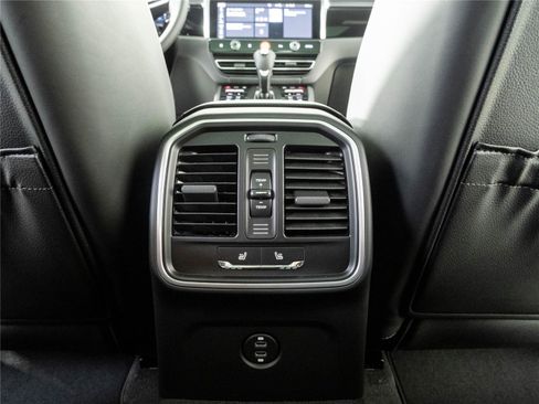 New 2026 Porsche Macan Turbo AWD/4WD image 21