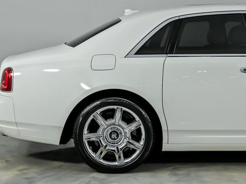 Used 2010 Rolls-Royce Ghost RWD image 13