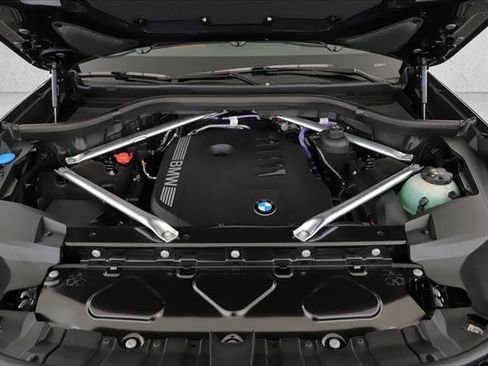 Used 2025 BMW X7 xDrive40i image 18