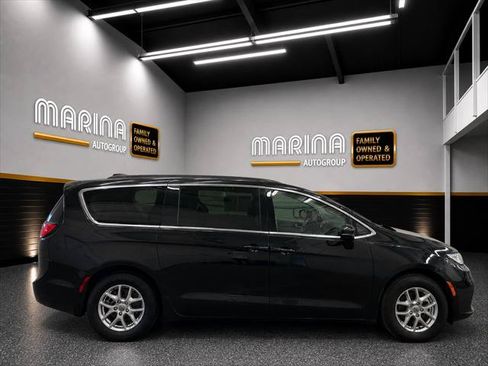 Certified 2022 Chrysler Pacifica Touring-L FWD image 15
