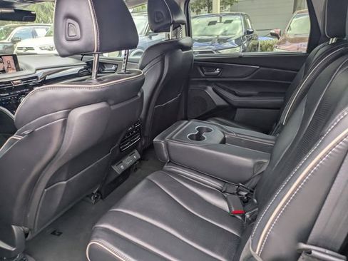 Used 2023 Acura MDX SH-AWD w/ Advance Package image 15